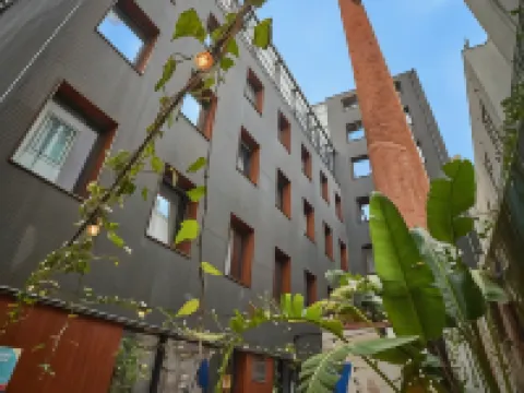 シークレット パティオ リスボン ビカのケーブルカー周辺のホテル