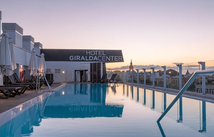 Hotel Giralda Center