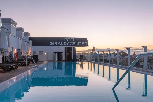Hotel Giralda Center