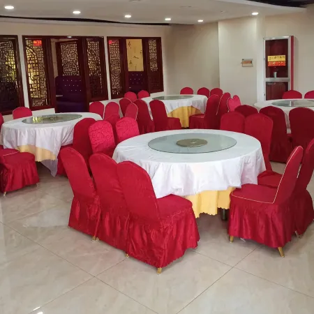 Qilian Chengfu Business Hotel