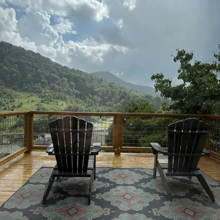 Spacious home in the Blue Ridge Mountains. Relaxing location and Pet Friendly!