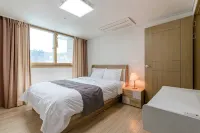 Home Fourest Residence Hotel Okpo - Condos