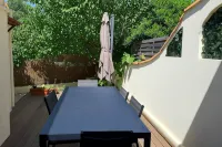 Nice 3 bedroom house near the port - parking/climate/terrace/playroom - 3 tähden