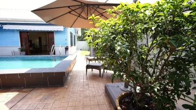 Voon Cottages@Pinjistation | Private Pool | 10pax Hotel di 