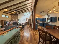 Newly Renovated, Near Country Club and Ski Resort, fiber internet & Hot tub*