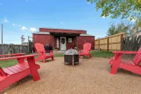 Gorgeous Barn Cabin 10Min from Main St!