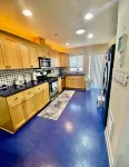 Cozy TownHouse 1/2 Block to Beach Access - Homestays