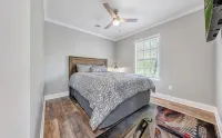 Charming 2-bedroom house with AC, WiFi in tranquil Eagle Rock