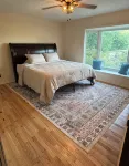 The Hidden Maple - 10 minutes to MSU - Pet & Kid Friendly - Secluded with Pond!