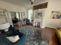 Restored 1870s 4BR, 2.5 bath, formal dining, in the heart of Berkeley Springs