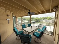 Charming 3-bedroom condo - NO STEPS ENTRY - in peaceful Village of Four Seasons - Alojamientos