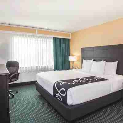 University Inn & Suites Berkeley Rooms