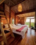 Sundown Farm Stay | Mahogany Villa with Pool - maisons de vacances