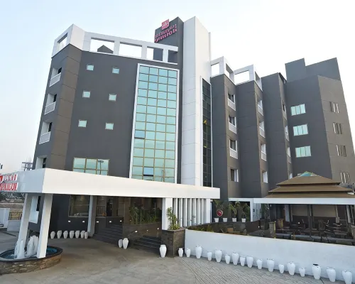 Deccan Pavilion Hotels near PICT