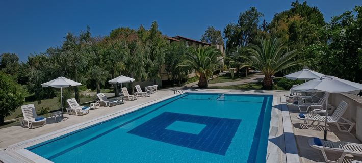 Hotel Milton Hotele w: Thinali