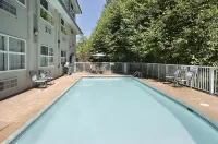 Four Points by Sheraton Surrey - Pools