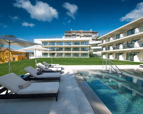 Vila Gale Collection Palácio Dos Arcos Hotels near Tamariz Beach