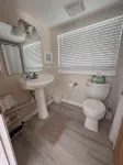Starfish Cottage - Sleeps 4 - Escape the Cold; Our Pool IS Heated!