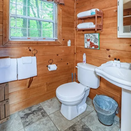 Fox Hole Cabin - Romantic Bungalow - Hike to Dozens of Waterfalls