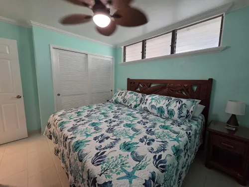Wow! Gorgeous Direct Oceanfront Kona Reef Condo A25 Dual A/C 3rd Floor Remodeled