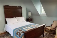 Beautifully renovated 1780 historic estate and horse farm