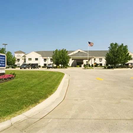 Best Western Locust Grove Inn  Suites