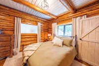 Yaak Riverfront Cabin -Hunting, Fishing & Family Get Away! - Hytter
