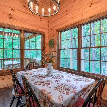 Honey Bear Cabin at Trickle Creek