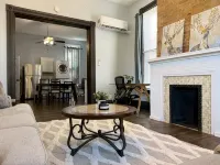 Downtown EVV 2BR- 1.5BA Apt-  Chandler A فنادق في إيفانسفيل