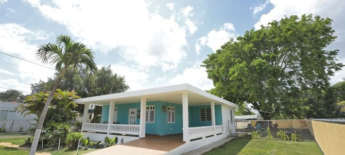 Casa Lula Beach Retreat, 3BR Near Coast, Arecibo Comfort, Nature & Relaxation Hotels in Arecibo