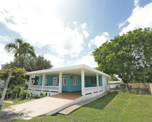 Casa Lula Beach Retreat, 3BR Near Coast, Arecibo Comfort, Nature & Relaxation Hotels in Arecibo