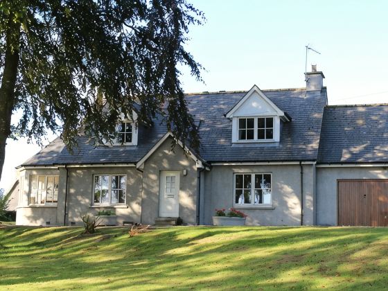 Roualeyn Cottage - A Beautiful Country Cottage, over looking the Deveron Valley