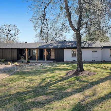 Luxury Resort-Style Retreat Near AT&T Stadium