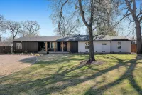 Luxury Resort-Style Retreat Near AT&T Stadium