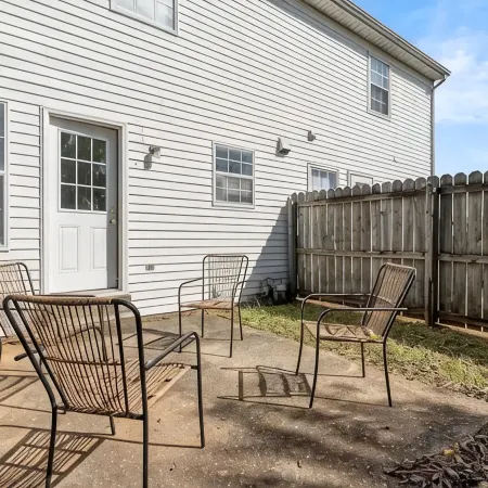 Lovely 2- Bedroom Condo located in the heart of BG