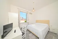 Villa Diana - Beach & Rooms