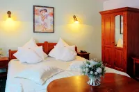 Pensiunea Mai - Homestays