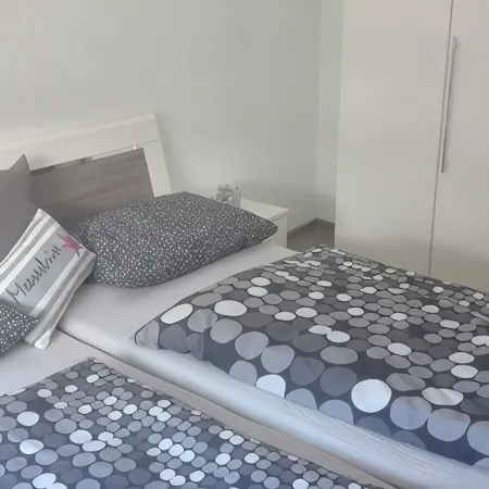 Chic apartment with balcony near the pearl bay