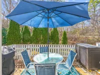Maushop Village, 2-Bedroom, 1.5 Baths, Sleeps 4,  A/C, Patios & Private Beach Hoteles en Mashpee