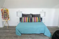 Lisbon Beach Apartments 6. Studio, beach 5 minutes,  free wifi.