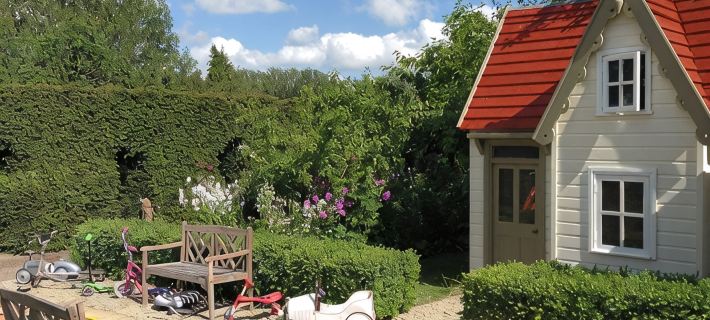 Wychwood Cottage Hotels in West Oxfordshire District