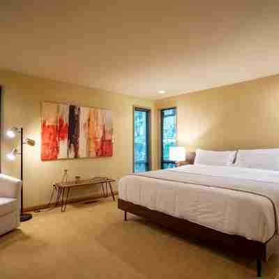 Bridle Trails Treehouse Rooms