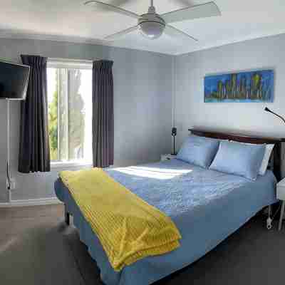Unit 9, Bellevue n'te Arm Apt Rooms