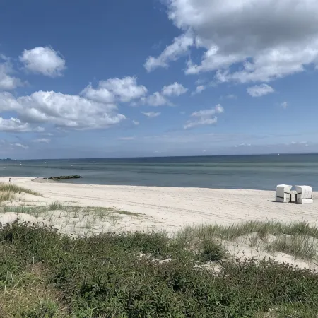 Apartment with sea view, 30 meters to the beach