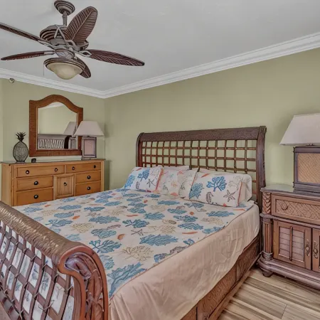 2BR Comfortable Condo with Easy Beach Access