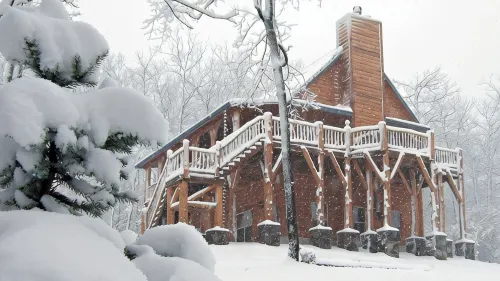 Amazing Mountain Views / Hot Tub / Fireplace / Game Room / Creek / Trails