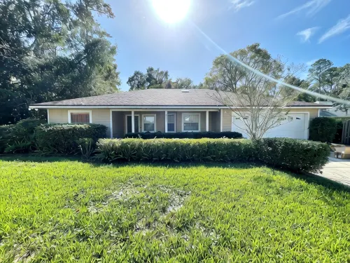 Charming 3-bedroom house with Private Pool and HOT TUB in lovely Gainesville - 4-Sterne
