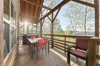 Mountain View Cabin w/ Hot Tub & Fire Pit