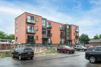 New Build Modern Condo in the heart of Traverse City - 4-Star