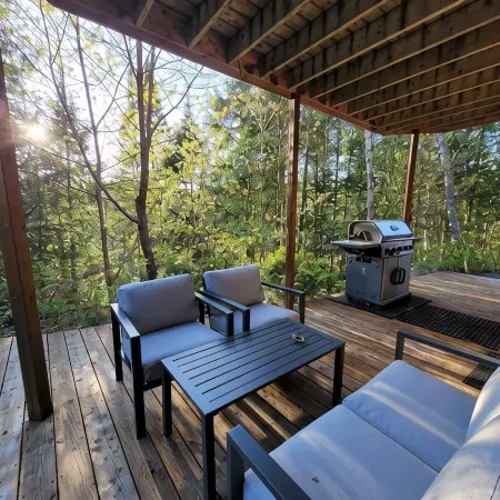 Riverside Modern Rustic 3 bds Chalet in Tremblant